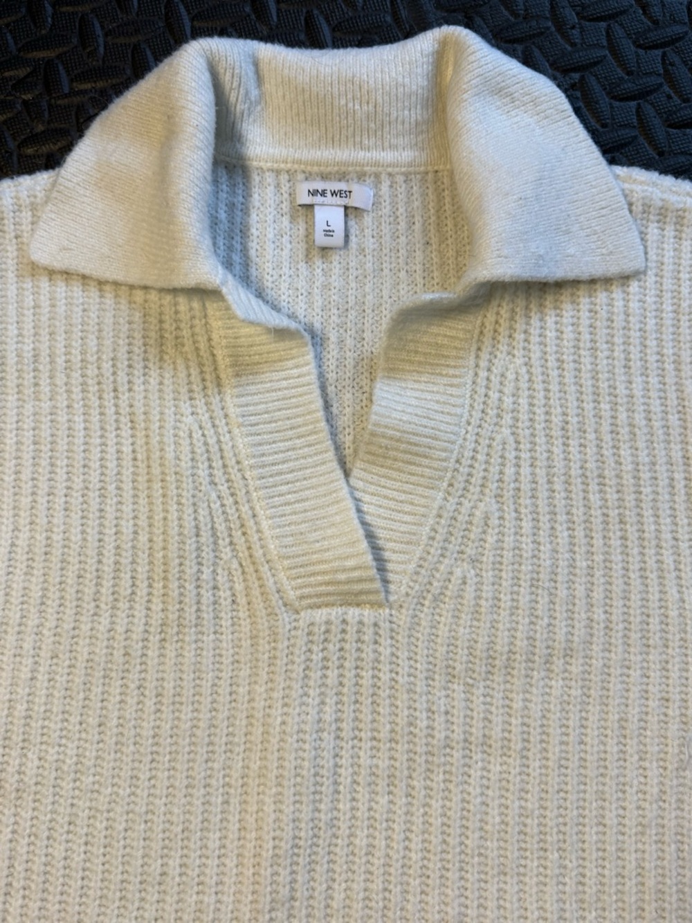 Nine West Cream Ribbed V-Neck Collared Sweater Size Large - Picture 3 of 9